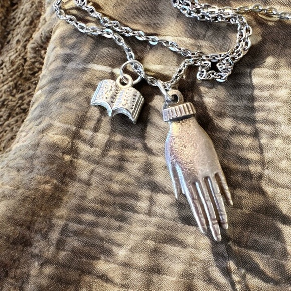 DND Dungeons and Dragons necklace. Hand and Book Charm Necklace Wizard - Picture 14 of 16